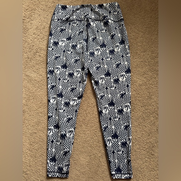 Crown & Ivy Sport Pineapple Athletic Leggings Size Large Navy White Athleisure - Picture 4 of 6